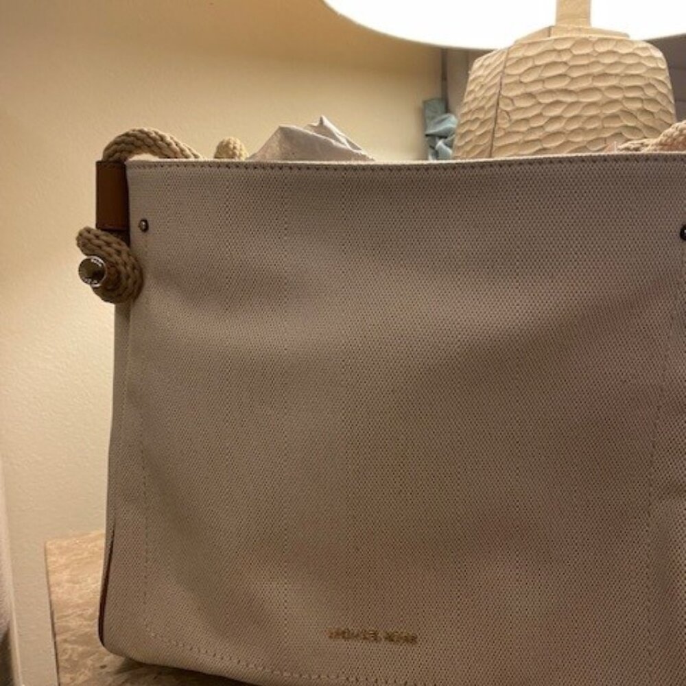 Michael Kors Isla Shoulder Tote Large Grab Bag